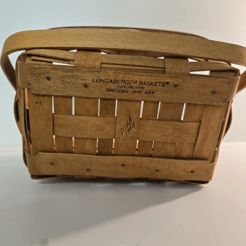 Longaberger 1994 Picnic‎ Basket With Handle Floral Liner Handwoven Stripe USA